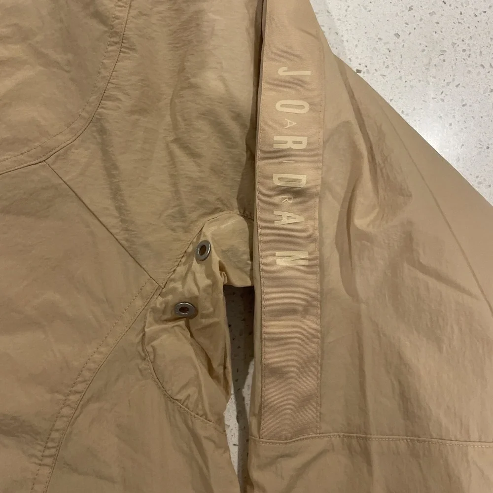 Jordan Essentials Men's‎ Warmup Jacket Hemp-Sail FB7294-200 Mens Size Small NWT